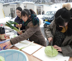 2011年12月から毎月実施されている気仙沼の仮設住宅への炊き出しボランティア 