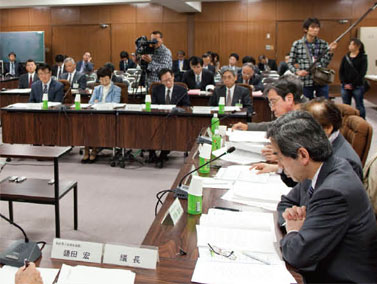 2011年5月から11月まで5回にわたって開催された「仙台市震災復興計画検討会議」。本学経済学部共生社会経済学科の阿部重樹教授が委員として参加した