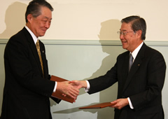 2010年11月25日　協定締結式の様子
