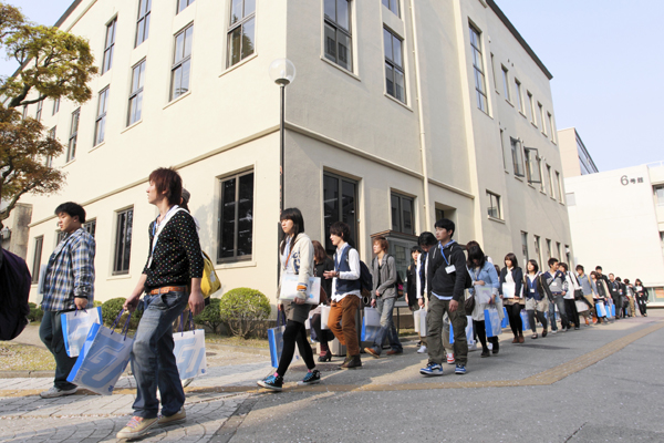 https://www.tohoku-gakuin.ac.jp/info/content/120326-5-5.jpg