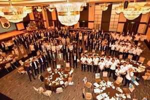 ⑥祝賀会（集合写真）.JPG